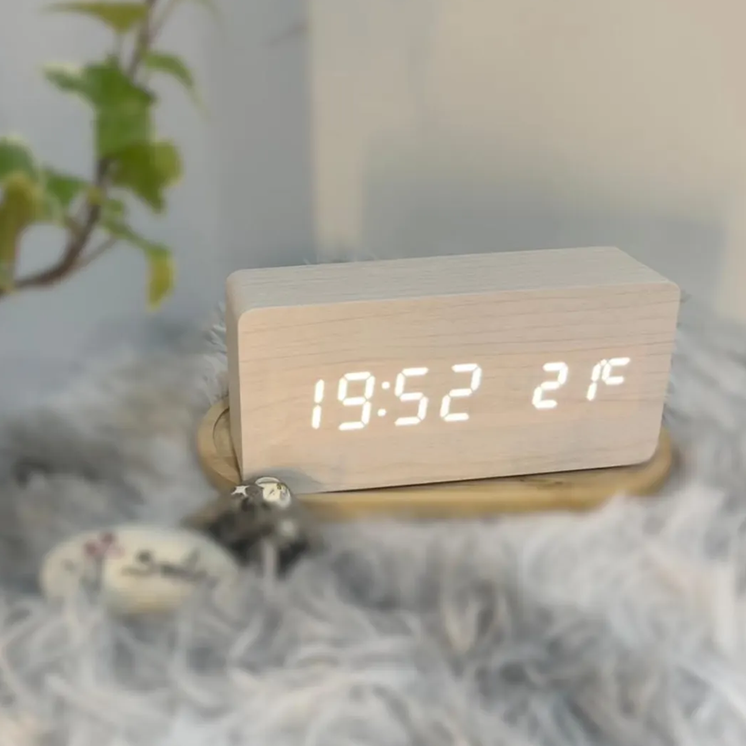Horizontal Rectangular Voice-Activated Alarm Clock, Sleek Digital Timekeeper With Ambient Temperature Readout