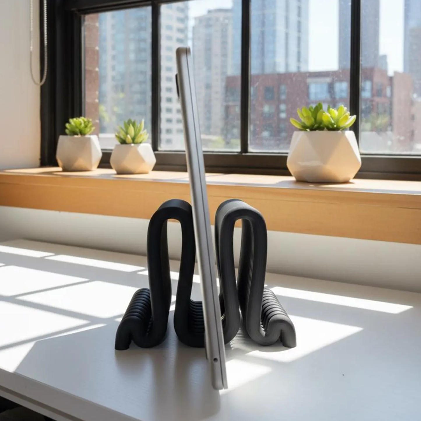 Sculptural Ribbed Vertical Notebook Holder, Organic Curved Upright Device Support For Contemporary Desktop Layouts